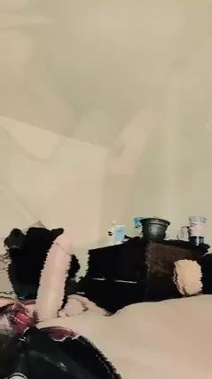 Guy Teases Then Cums in Short Clip