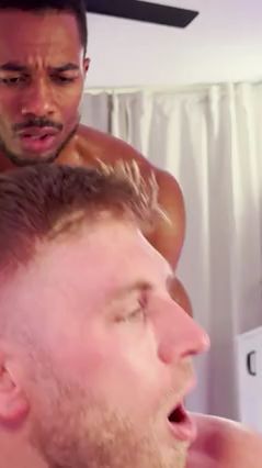 Sean Xavier Fucks Matthew Ellis After Massage