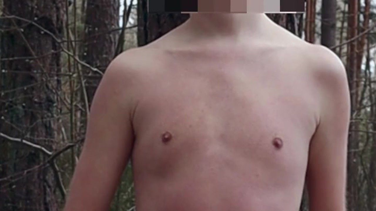 Naked Guy Jerks Off Outdoors in Winter
