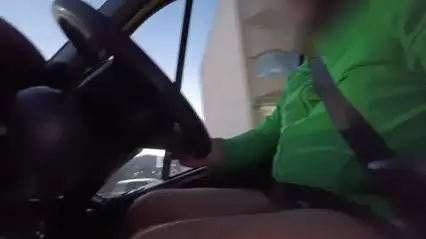 Nude Driver Gets Off While Cruising