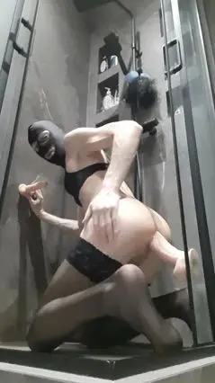 Feminist Bottom Enjoys Anal and Deepthroat