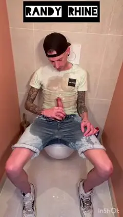 Gay Guy Urinates on Own Clothes