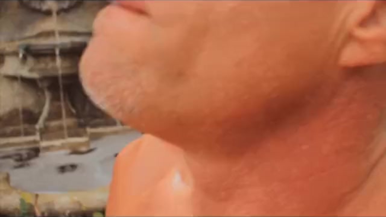 Hunky Therapist Gives Erotic Massage Therapy