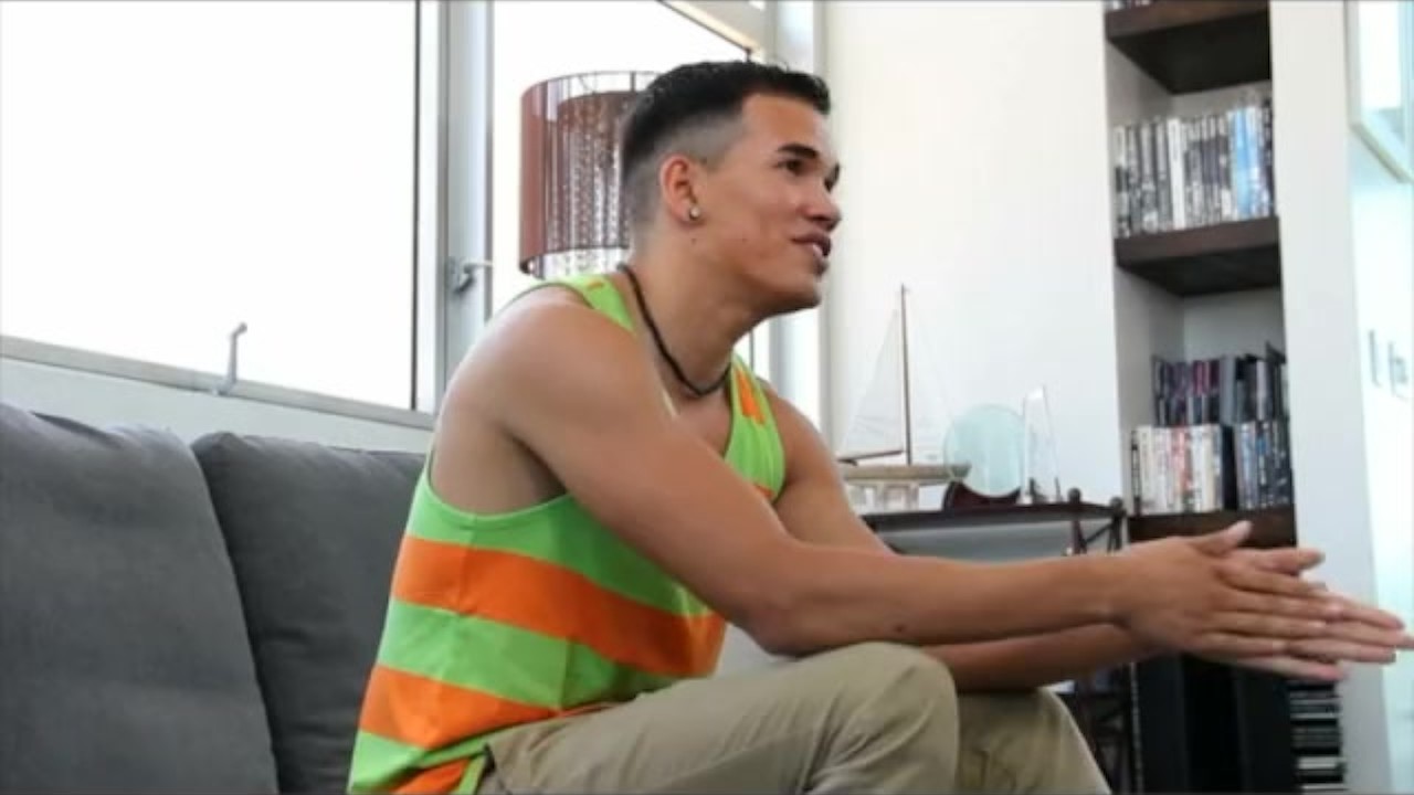 Med Student Performs on Cam for Money