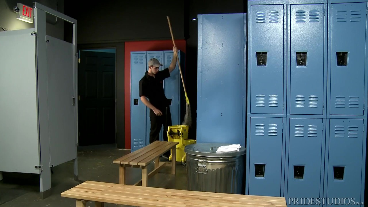 College Boy Fucks Janitor in Rough Encounter