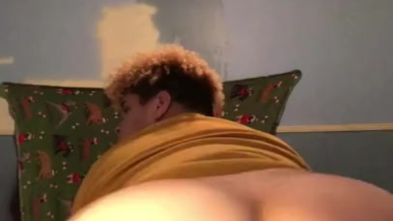 Young Twink Twerking and Teasing His Hole