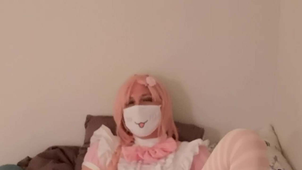 Trap Guy Masturbates Alone