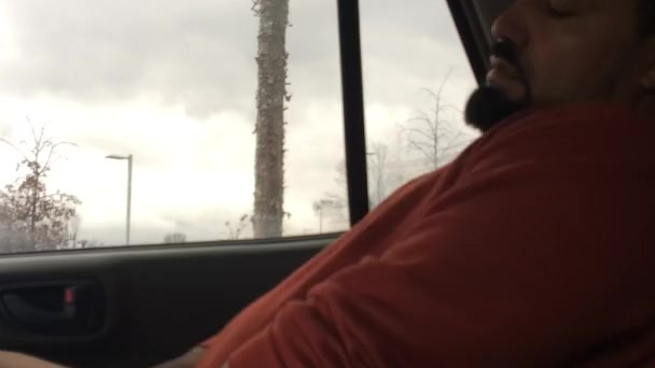 Guy Masturbates in Back of Uber