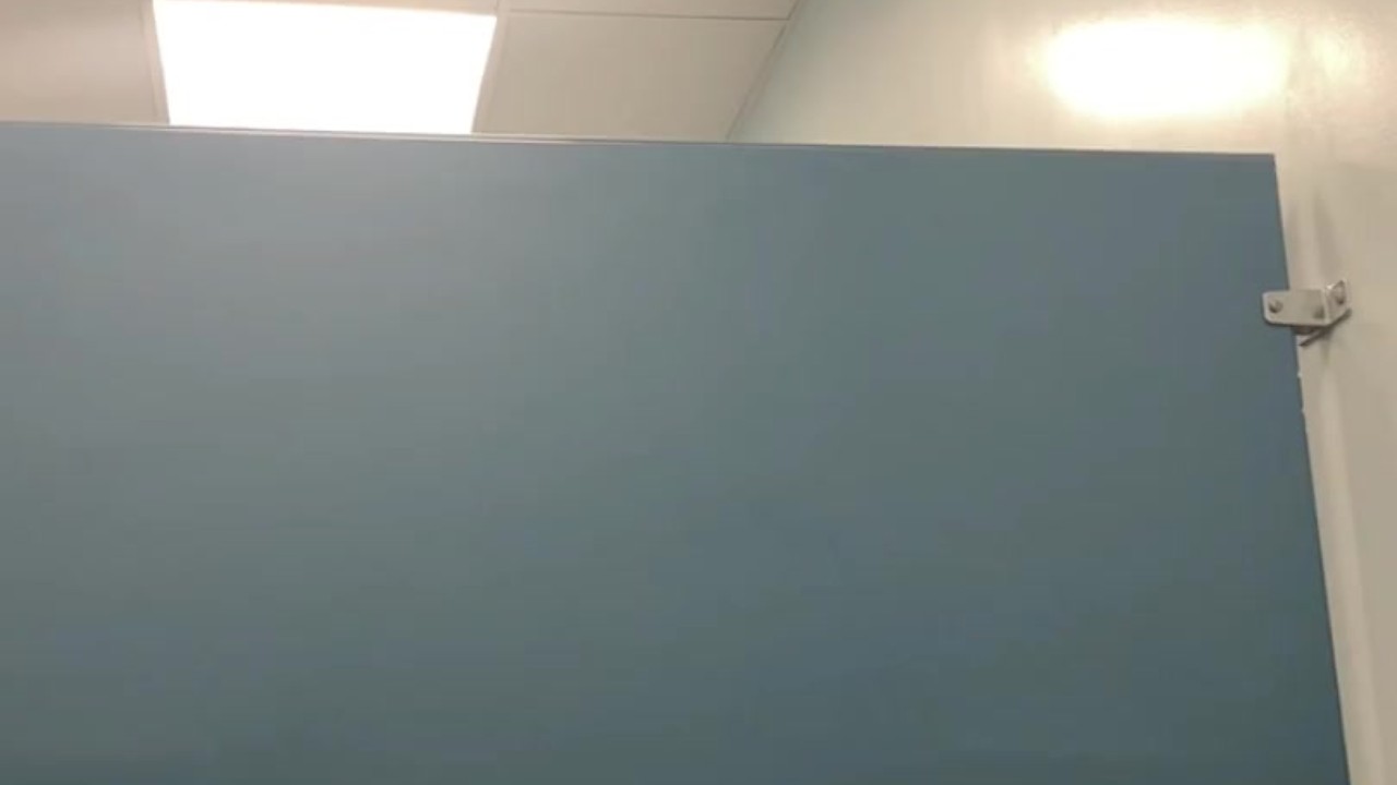 Gym Guy Masturbates to Completion