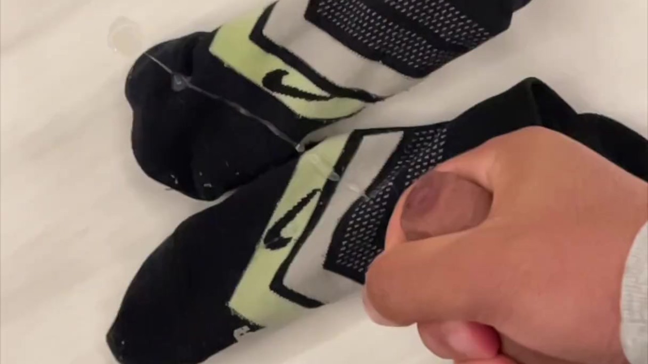 Teen Boy Cumming on Socks