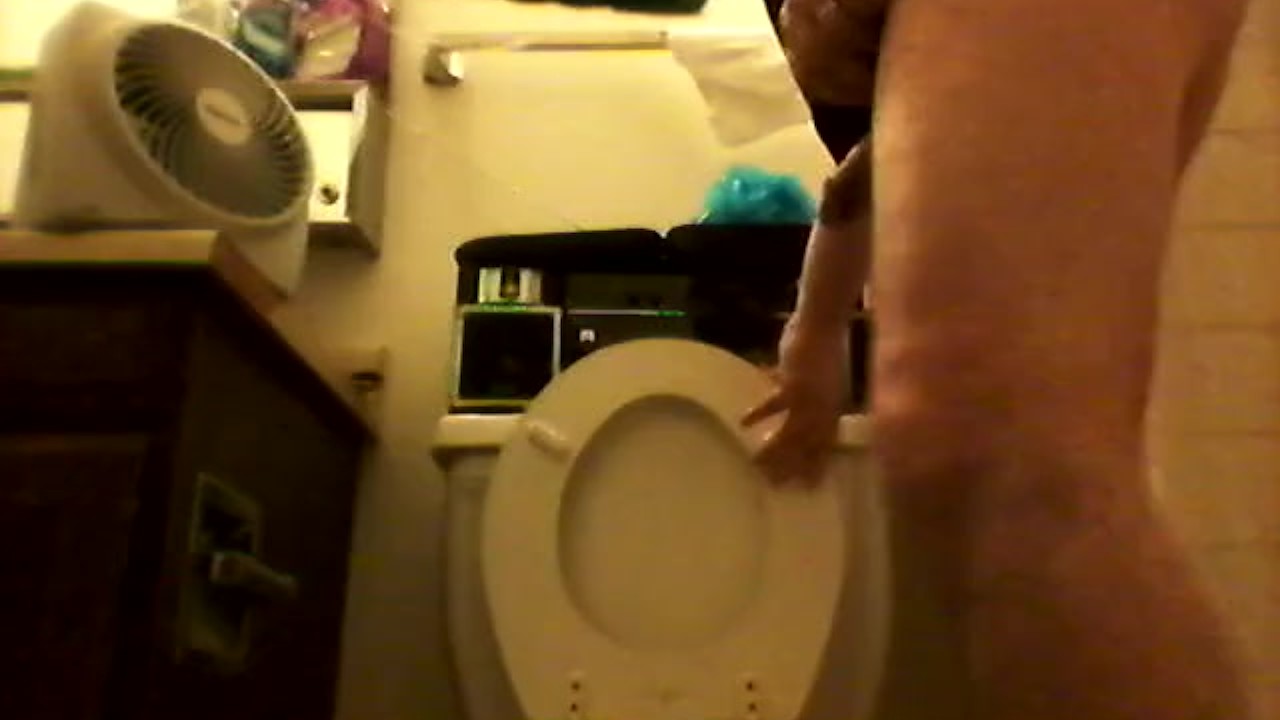 Gay Guys Engage in Public Peeing Exhibition