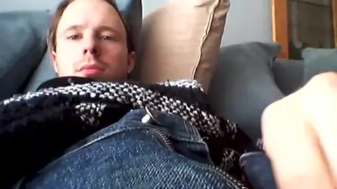 Guy Flashes Dick with a Smile