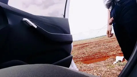 UnCut Guy Pisses Outdoor by Roadside