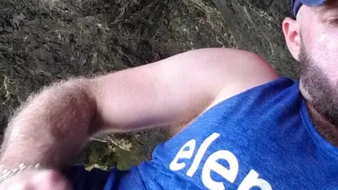 Aussie Guy Masturbates on Beach