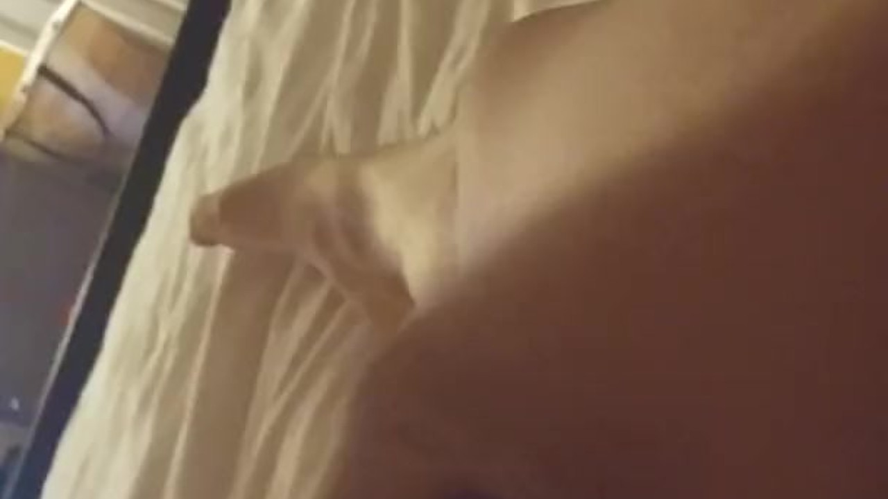 Solo Guy Masturbates in Hot Jack Off Session