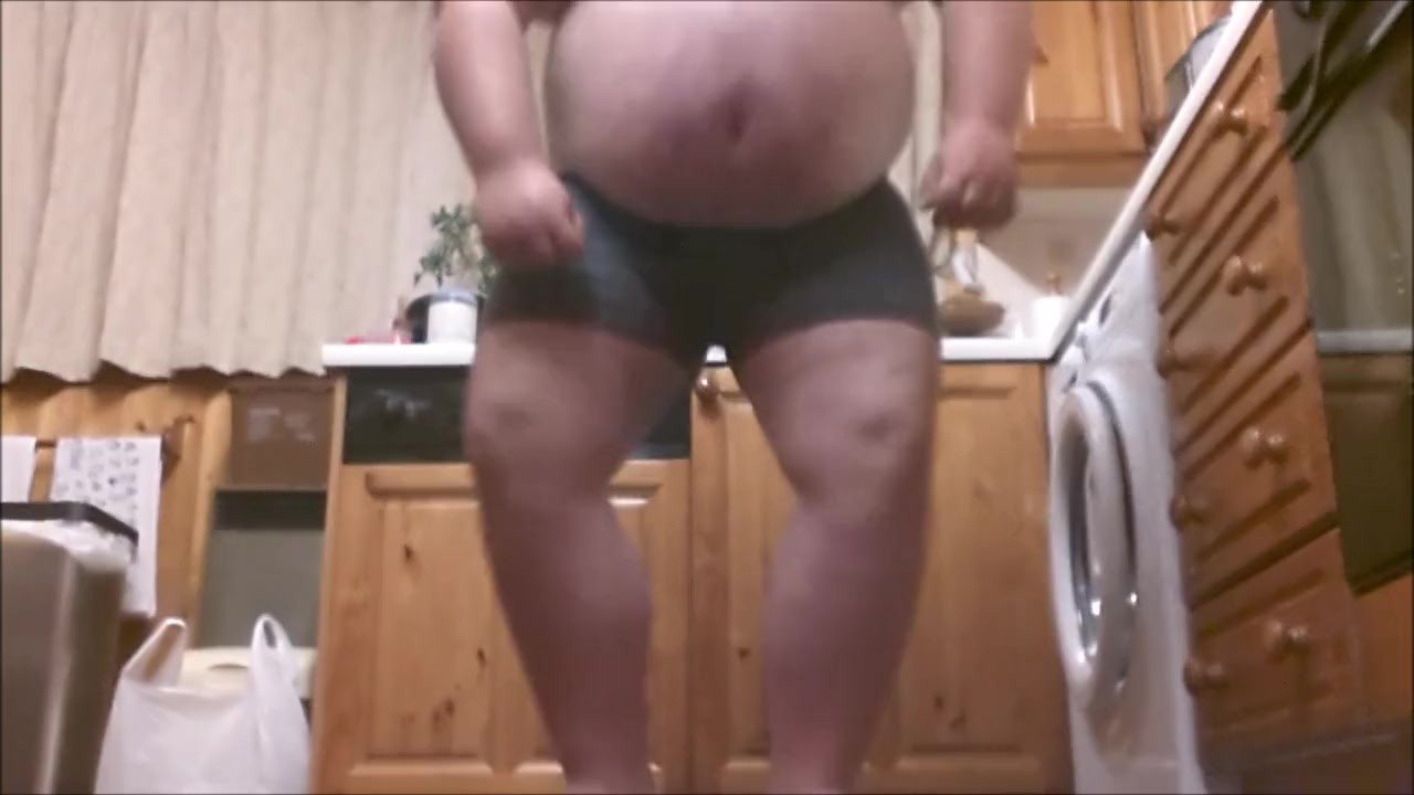 Muscular Sumo Wrestler Shows Off His Feet