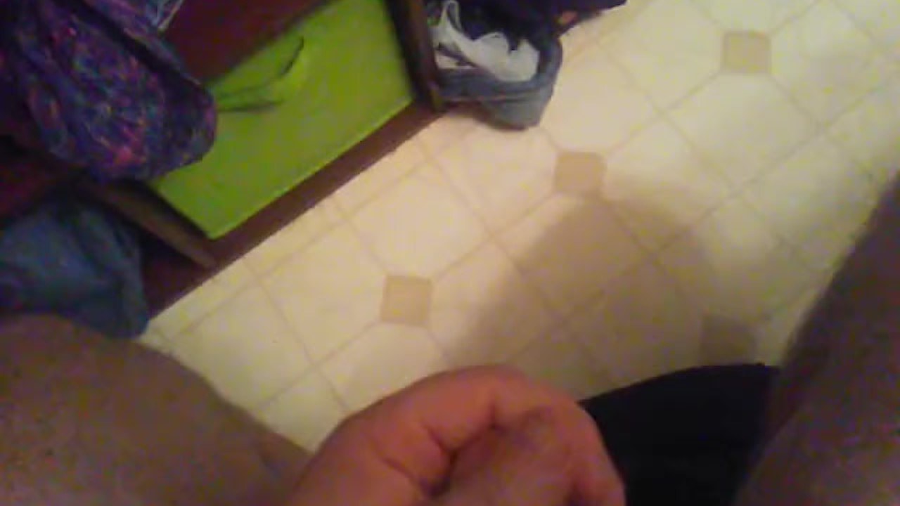 Solo Guy Edges Himself to Orgasm