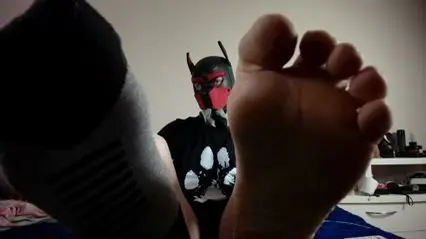 Fingers Push Thighs to Climax