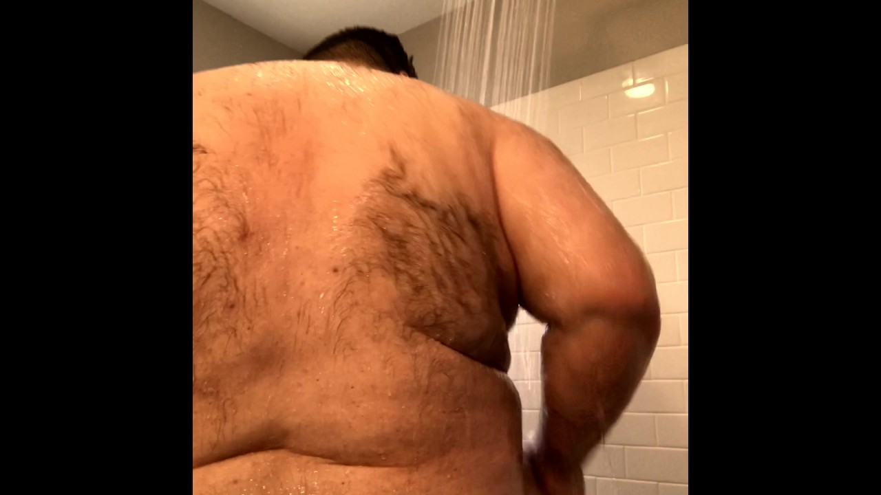 Gay Guy Teases in Shower