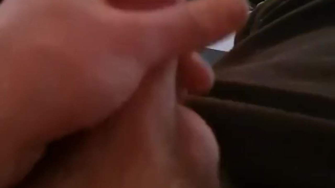 Muscular Guy Gives Quick Tease