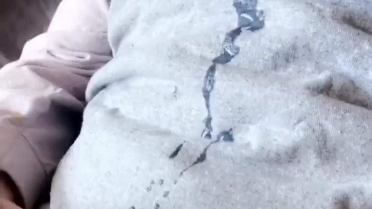 Guy Masturbates to Orgasm
