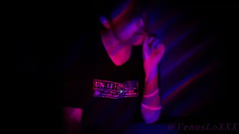 Smoking Guy Gives Foot Fetish JOI Instruction