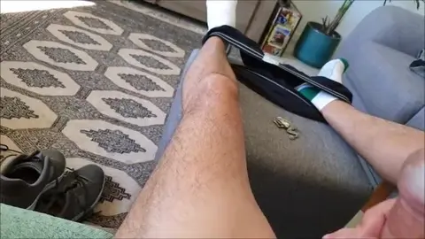 Aussie Guy Cums in Condom