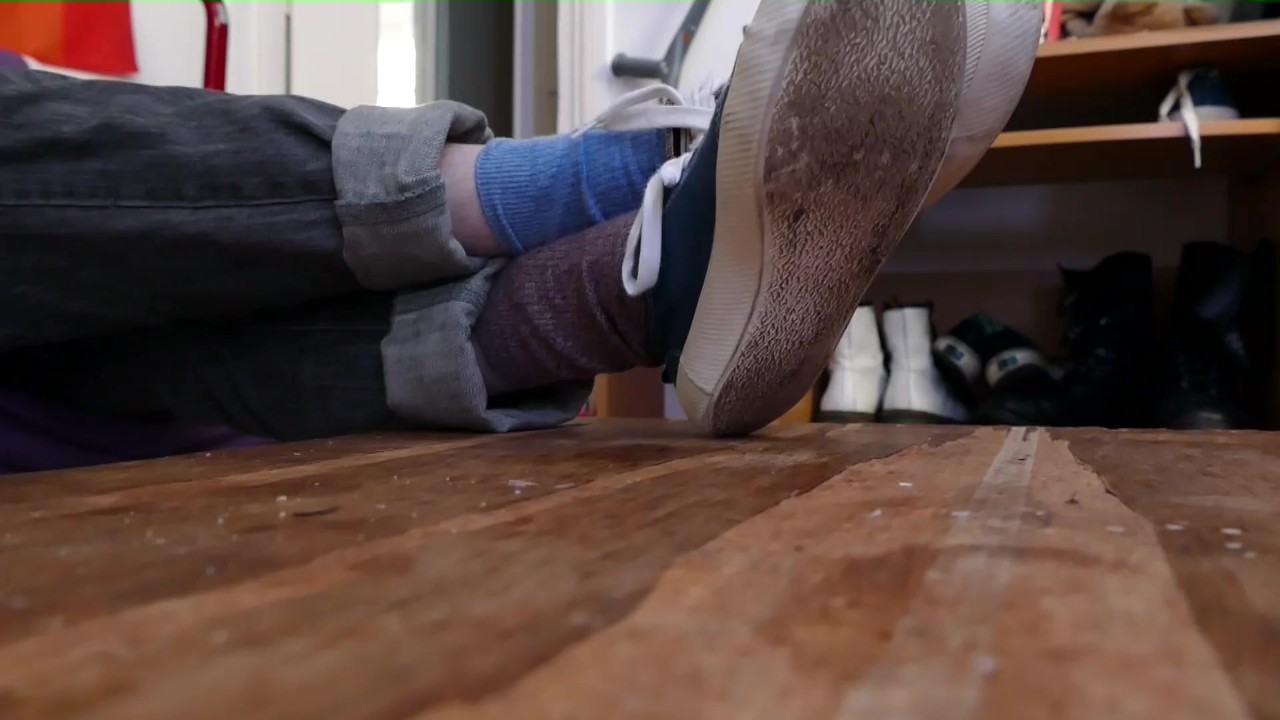 Gay Gamer Gets Foot Worship While Playing