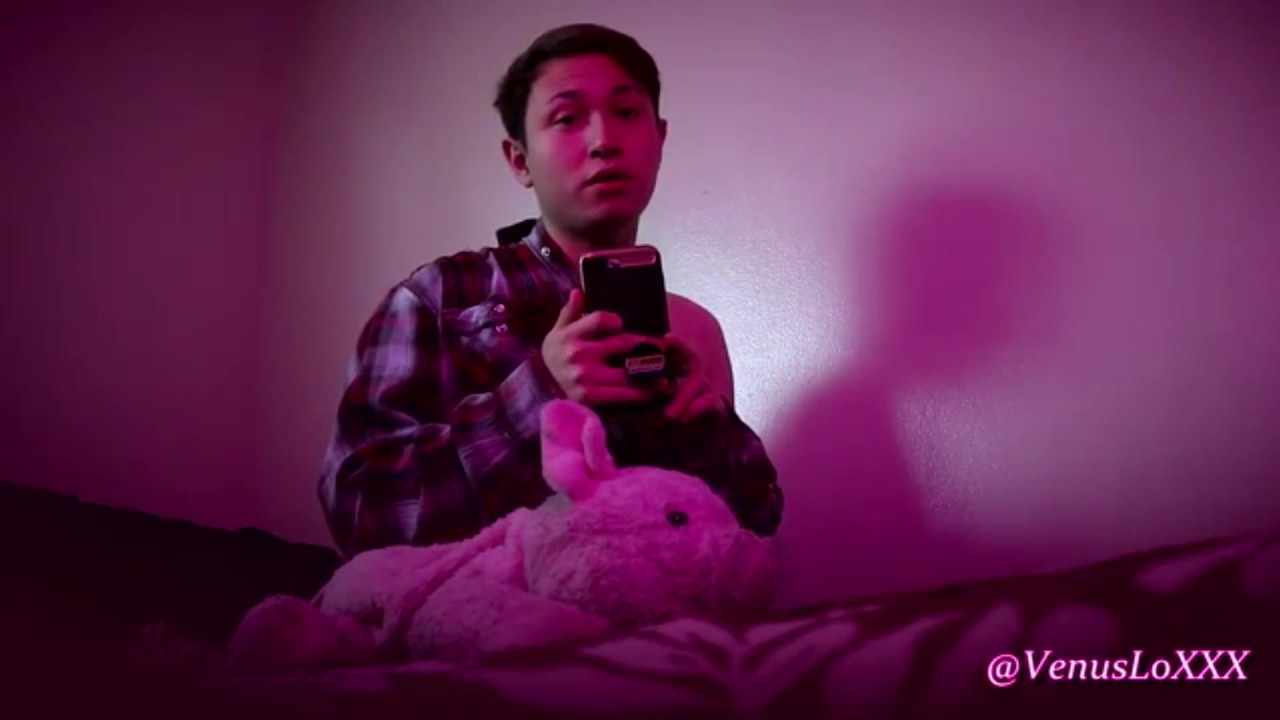 Angry Boyfriend Rejects Valentine's Day Gift
