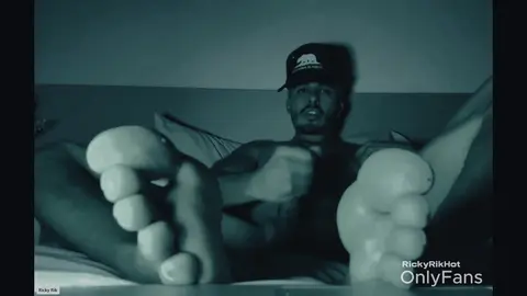 Solo Guy Jerks Off His Hard Cock