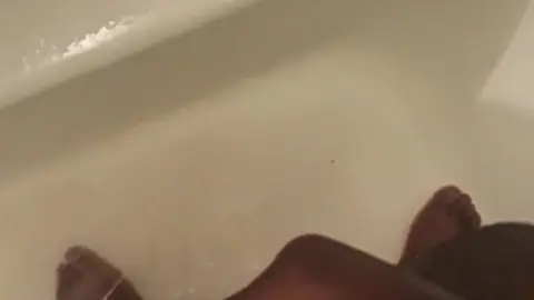 Guy Masturbates in Shower