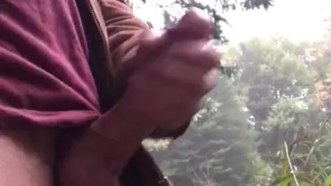 Guy Masturbates to Outdoor Climax