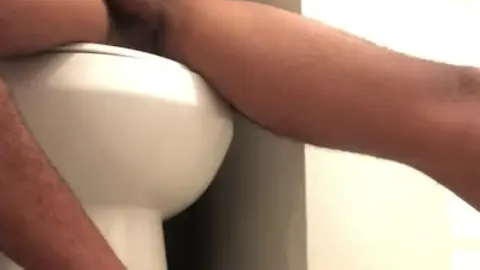 Latino Guy Offers Big Dick for Sucking