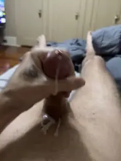 Guy Masturbates in Solo Action