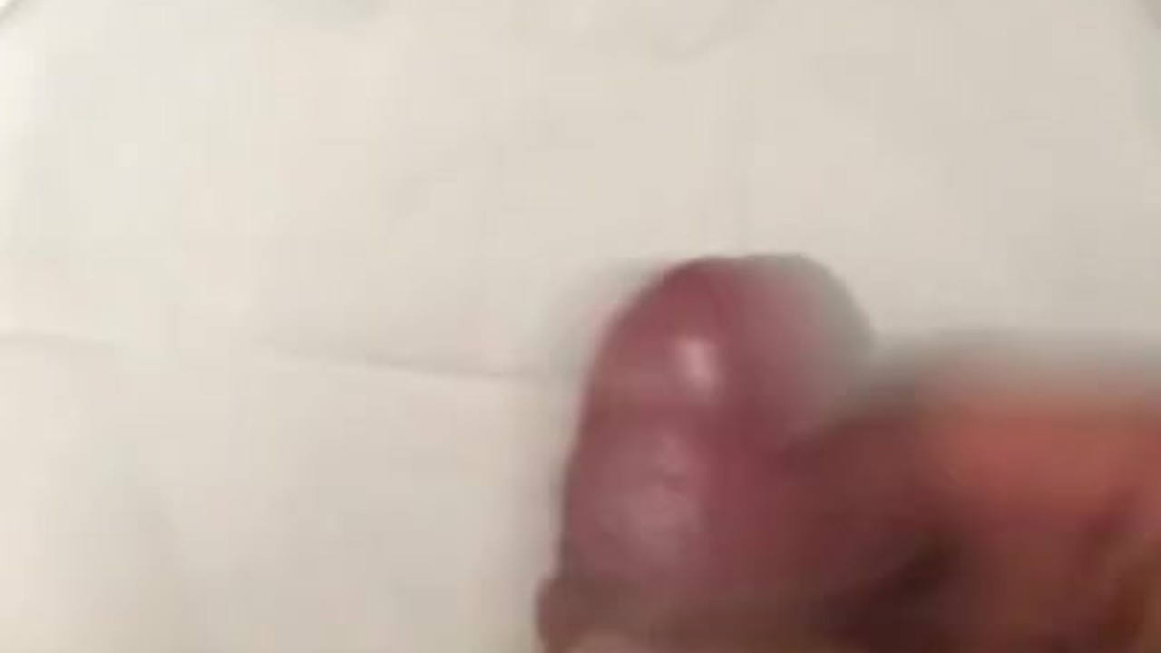 College Student Jerks Off to Quick 30s Orgasm