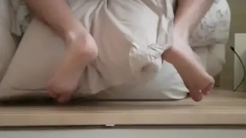 Cummer Receives Facial Cumshot