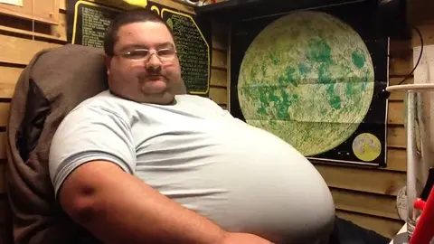 Guy Shows Off Belly Button Fetish