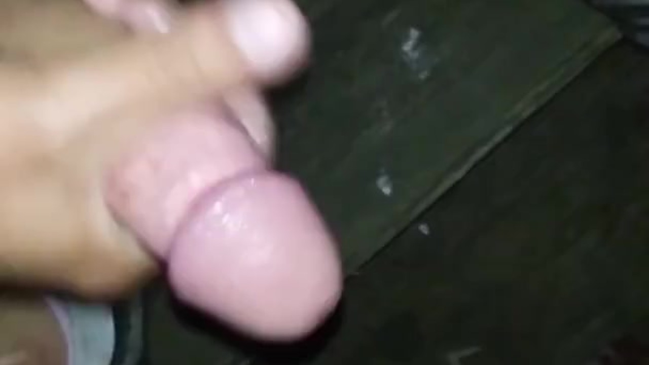 Guy Masturbates in Public Place