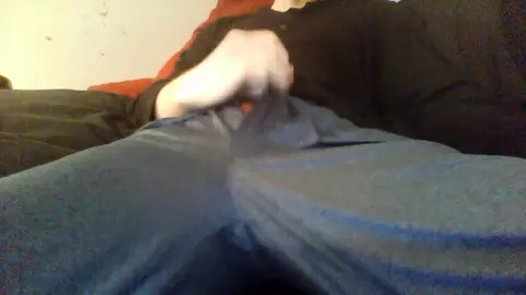 Solo Guy Jerks Off to Messy Cumshot
