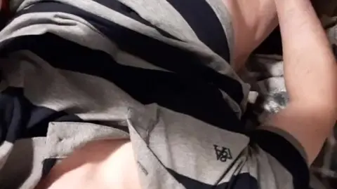 Solo Guy Jerks Off to Cumshot