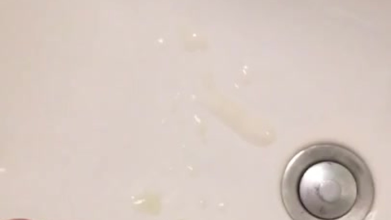 Teenager Masturbates to Orgasm with Cumshot