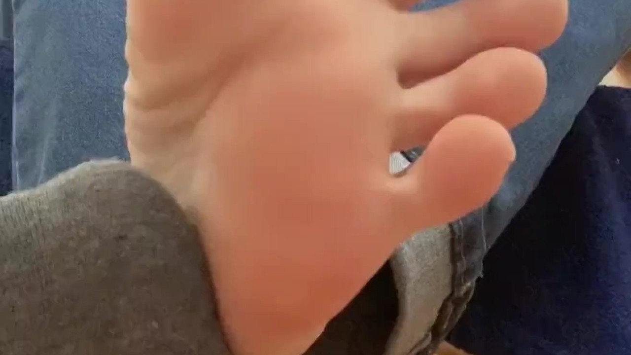 Dominant Tops Face Fuck Submissive Bottom