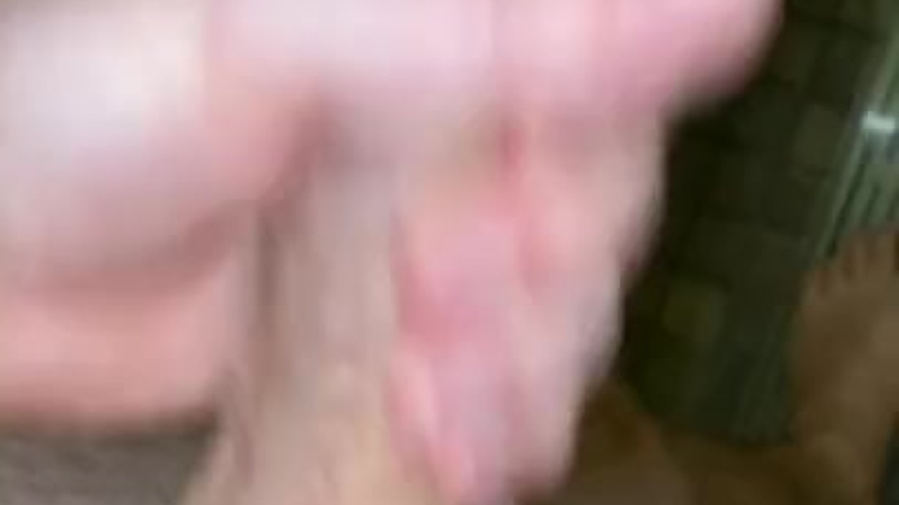 Guy Jerks Off Until Hard