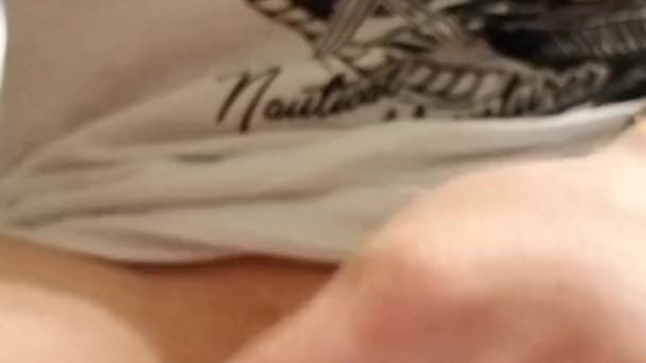 Guy Gives Deepthroat Blowjob Closeup