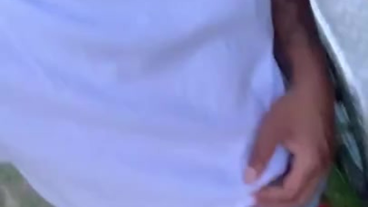 Gay Guy Offers Golden Shower