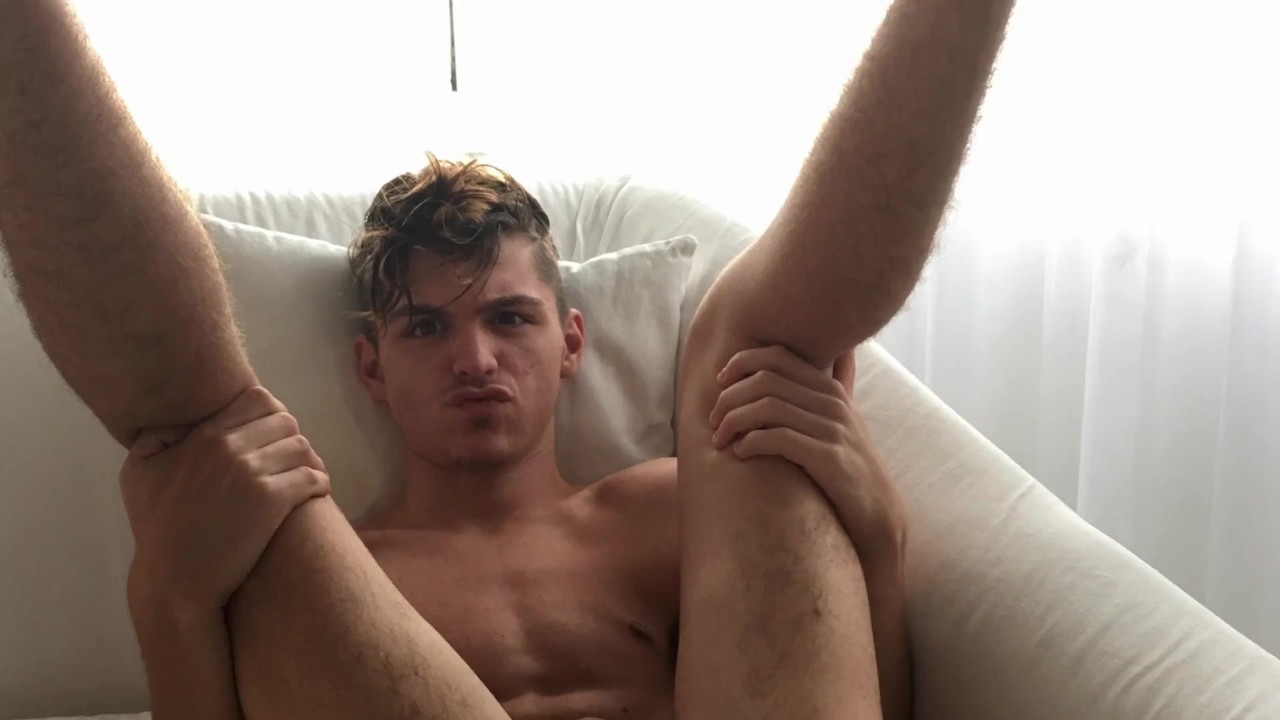 Teen Jock Exposes Himself at Beach