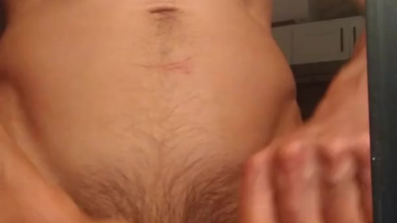Guy Masturbates with Perfect Strokes
