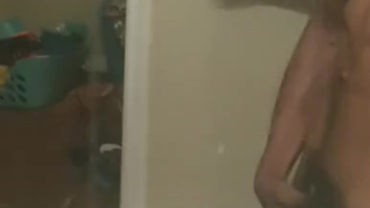 Big Dick Amateur Shows Off Fat Long BBC