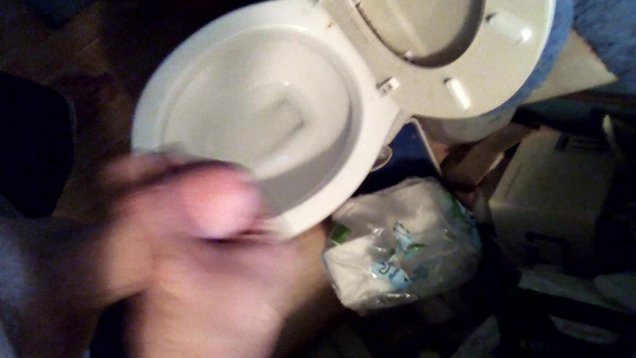 Quick Oral Relief in Short Gay Clip