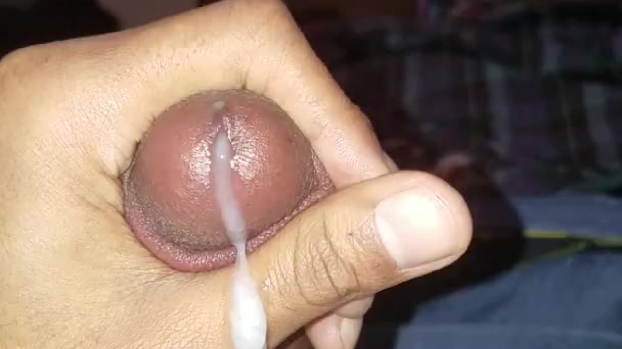 Guy Cums in Quick 40 Second Clip